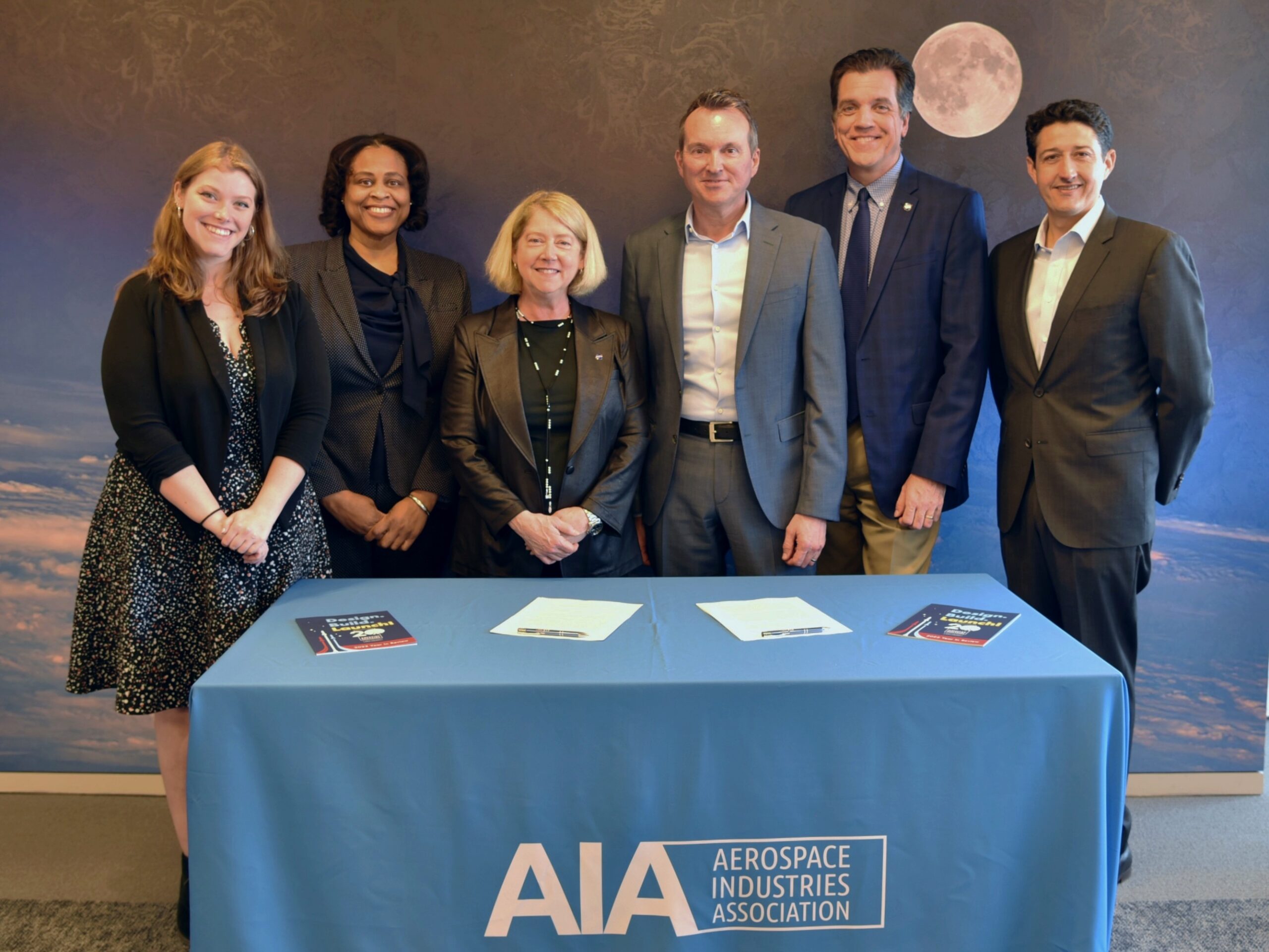 Aerospace Industries Association, NASA Sign Space Act Agreement To